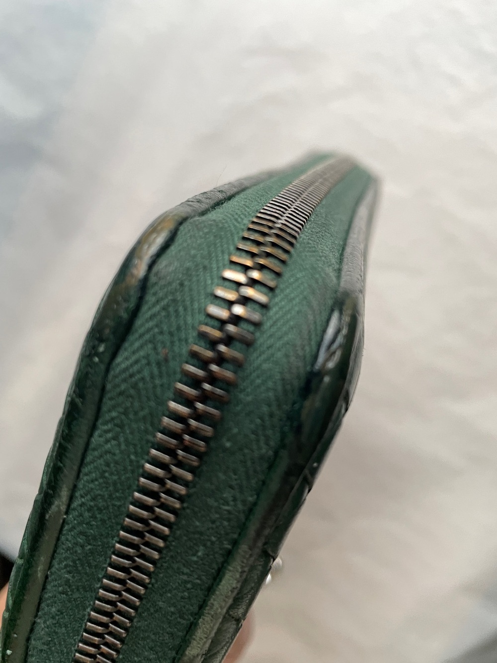 BOTTEGA VENETA // green intrecciato woven leather Zip-Around continental wallet - Picture 9 of 16